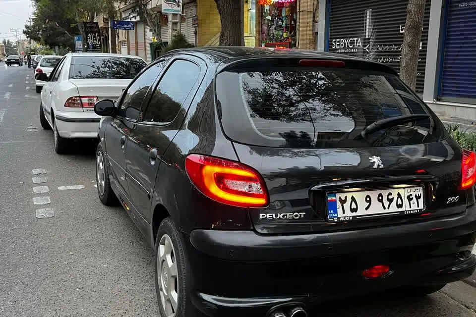 پژو،  206