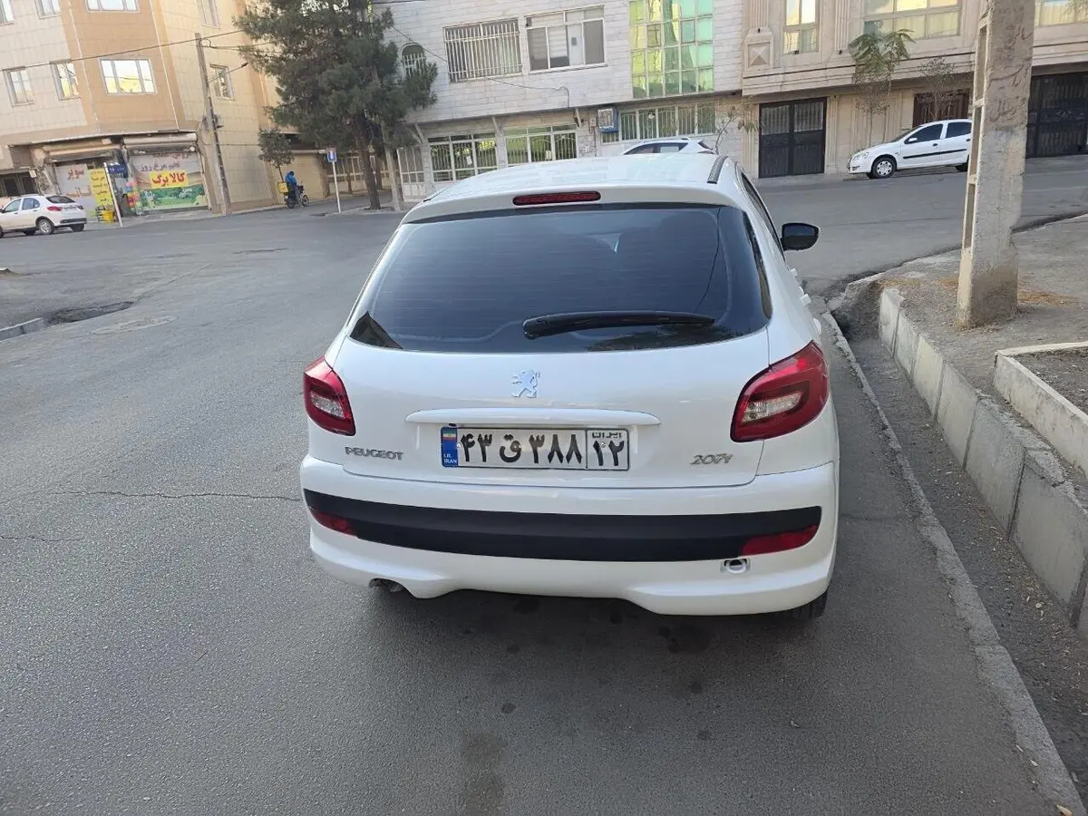 پژو،  207