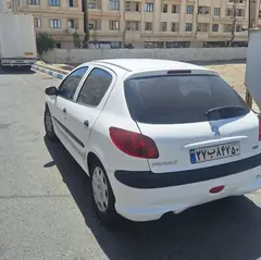 پژو، 206