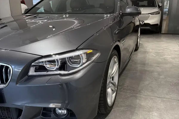 ب ام و، سری 5 سدان