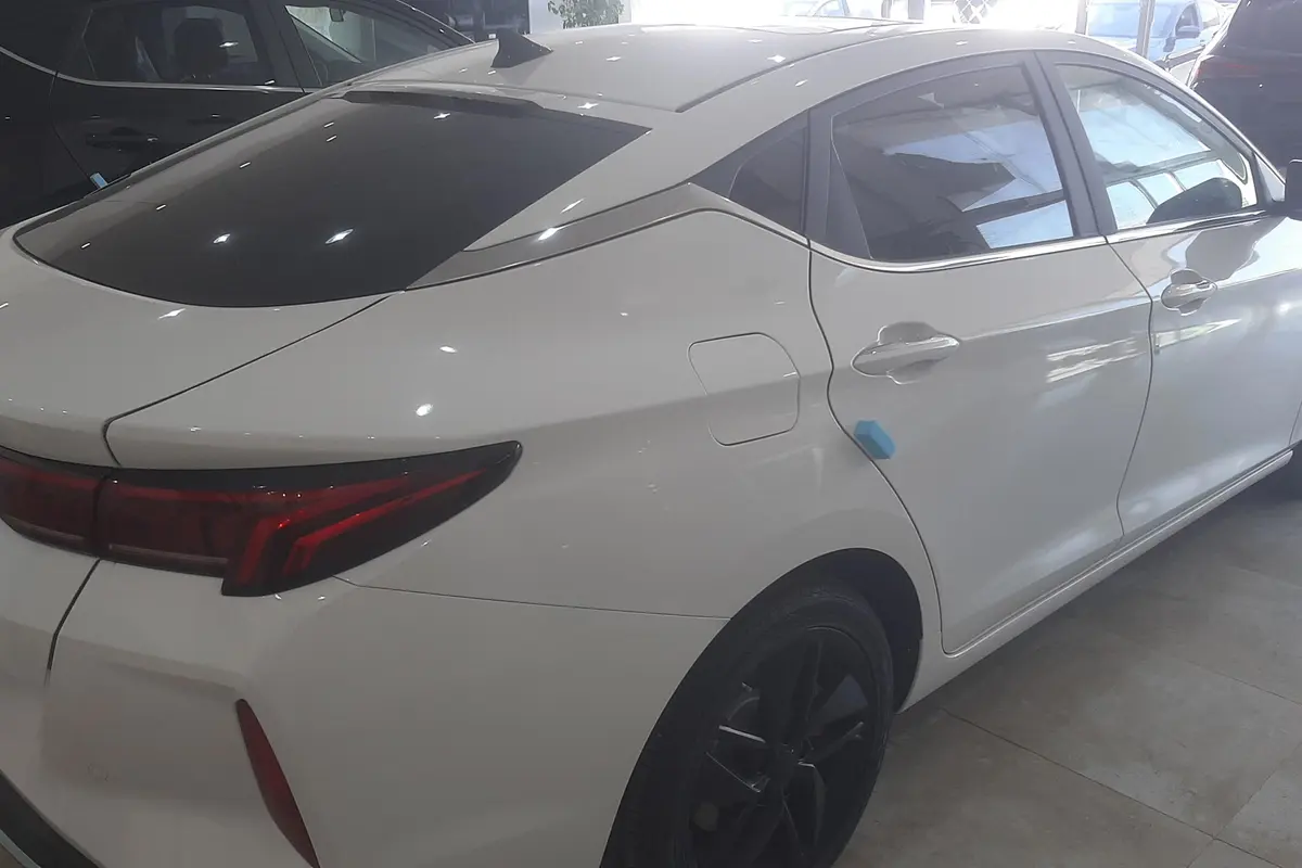 کی ام سی،  J7