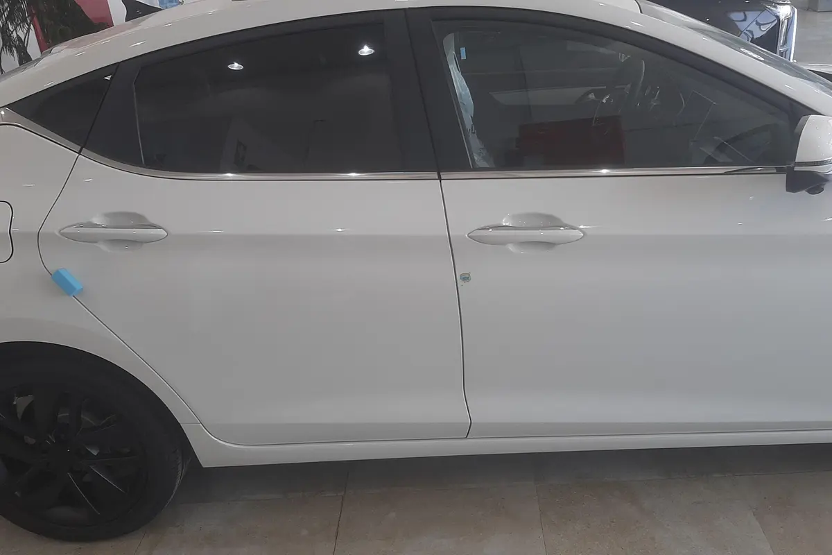 کی ام سی،  J7