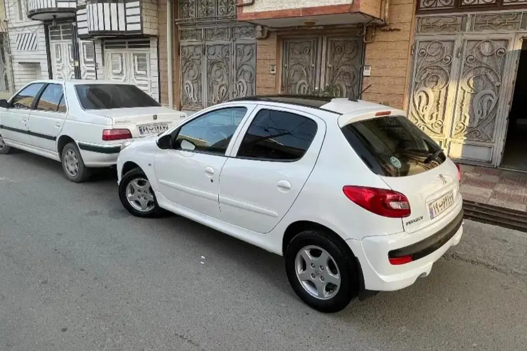 پژو،  207