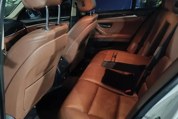 ب ام و، سری 5 سدان