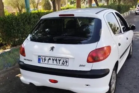پژو،  206
