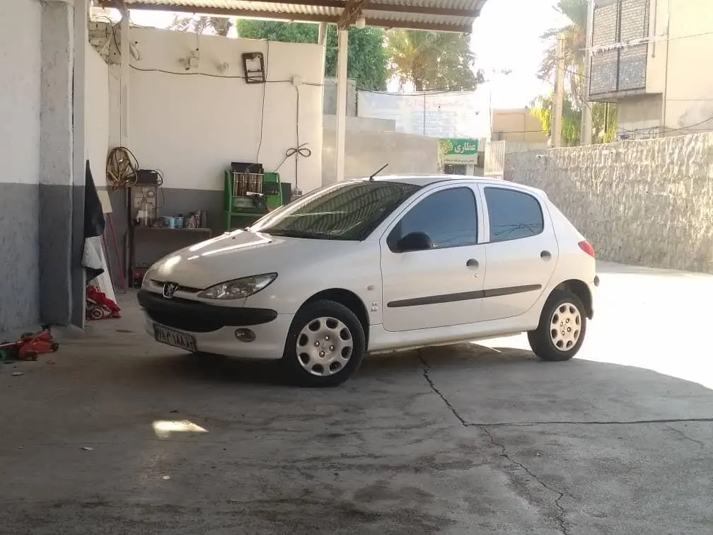 پژو،  206