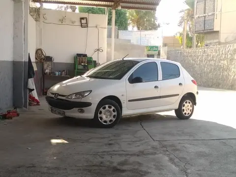 پژو، 206