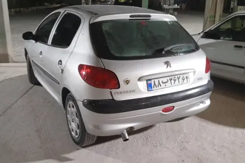 پژو، 206