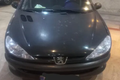 پژو، 206