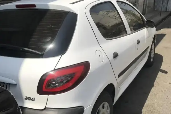 پژو، 206