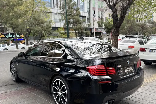 ب ام و، سری 5 سدان