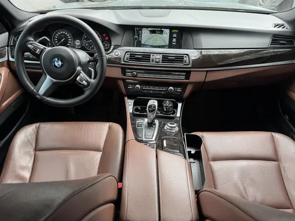 ب ام و، سری 5 سدان