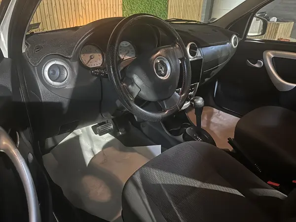 رنو، ساندرو