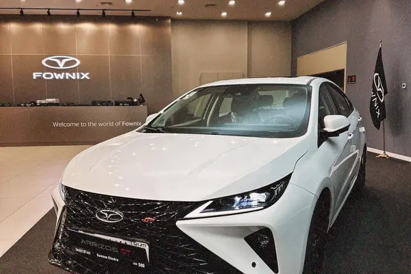 فونیکس، آریزو 6 جی تی (Z6 GT)