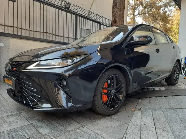 فونیکس، آریزو 6 جی تی (Z6 GT)