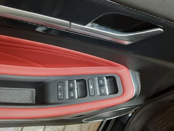 فونیکس، آریزو 6 جی تی (Z6 GT)