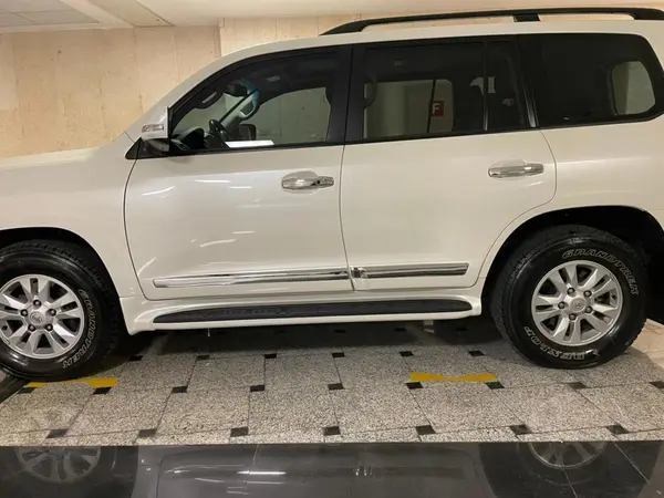 تویوتا، لندکروز چهار در