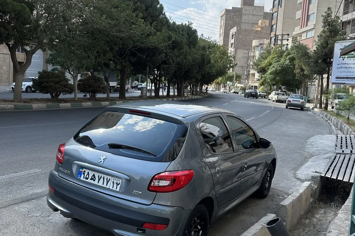 پژو،  207