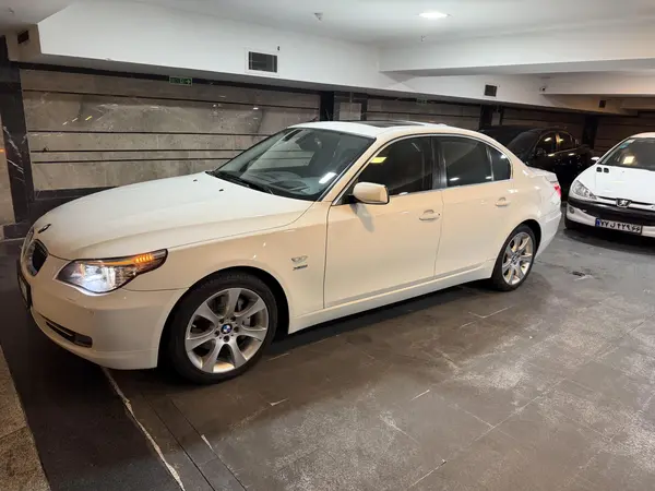 ب ام و، سری 5 سدان