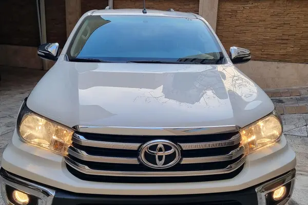 تویوتا، هایلوکس دو کابین