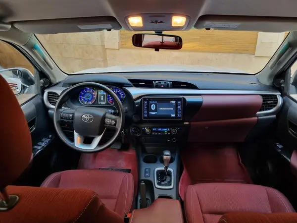 تویوتا، هایلوکس دو کابین