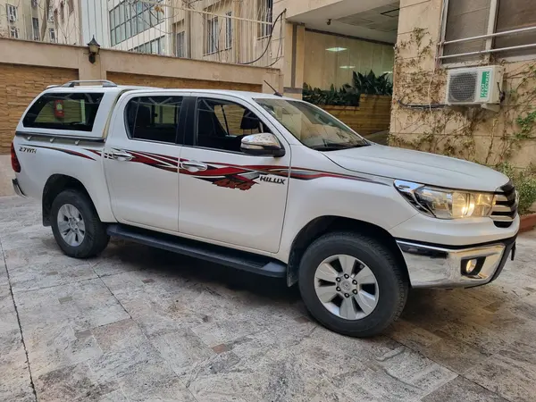 تویوتا، هایلوکس دو کابین