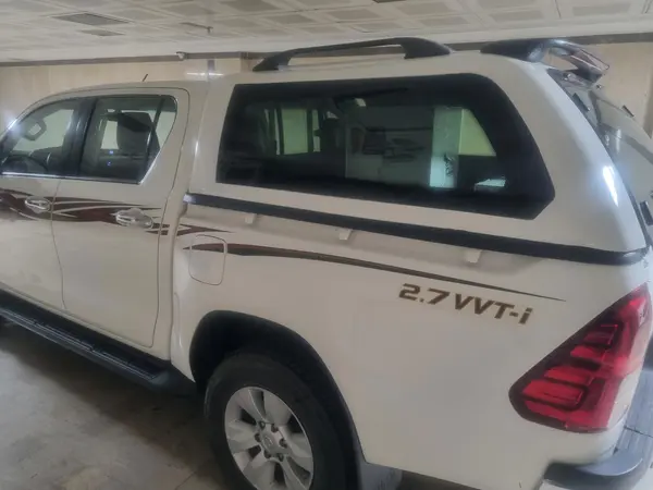 تویوتا، هایلوکس دو کابین