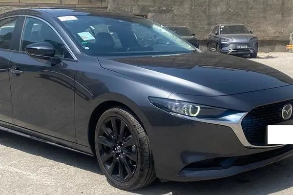 مزدا، 3 وارداتی