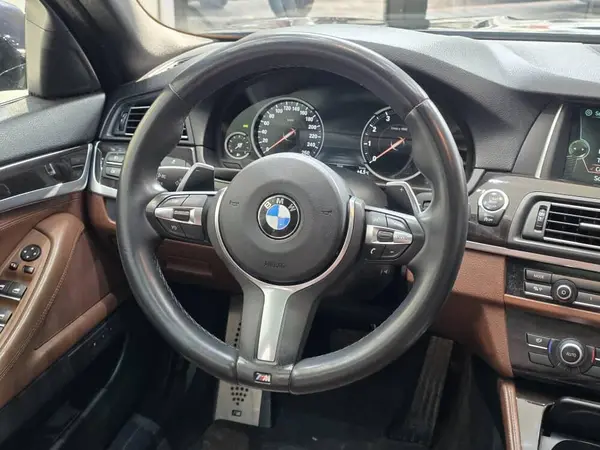 ب ام و، سری 5 سدان