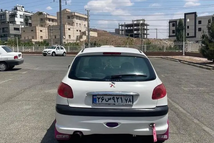 پژو،  206