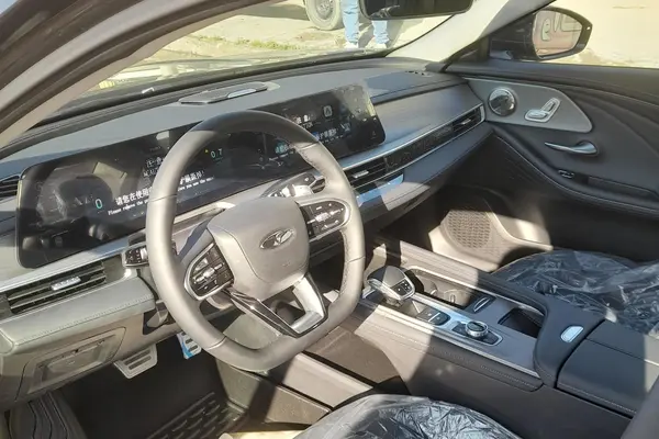 فونیکس، آریزو 8 (Z8)