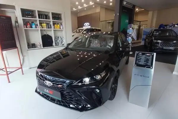 فونیکس، آریزو 6 جی تی (Z6 GT)