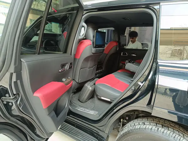 تویوتا، لندکروز چهار در