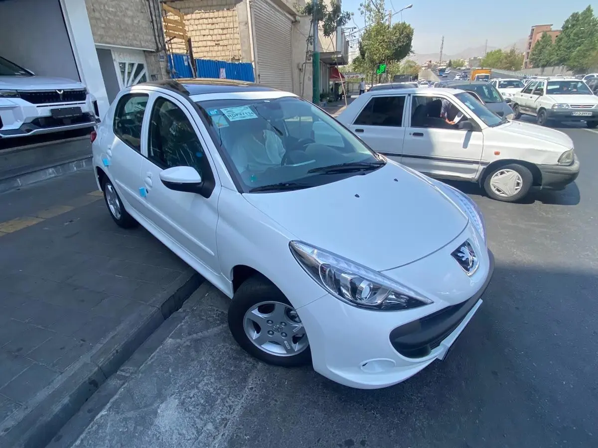 پژو،  207