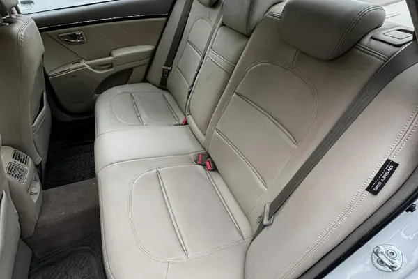 هیوندای، آزرا (گرنجور)