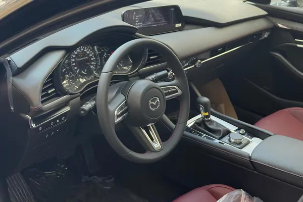 مزدا، 3 وارداتی