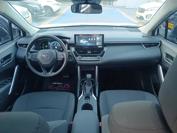 تویوتا، کرولا کراس هیبرید