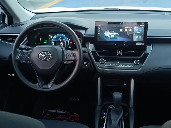 تویوتا، کرولا کراس هیبرید