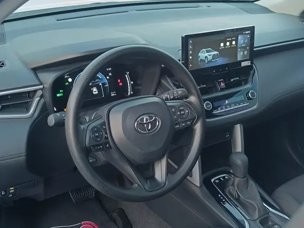 تویوتا، کرولا کراس هیبرید