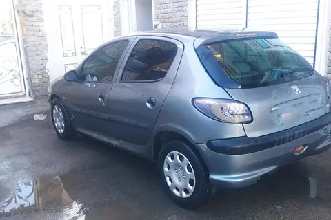 پژو، 206