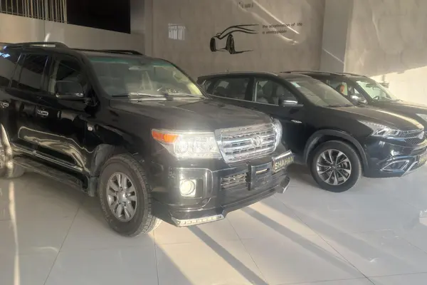 تویوتا، لندکروز چهار در