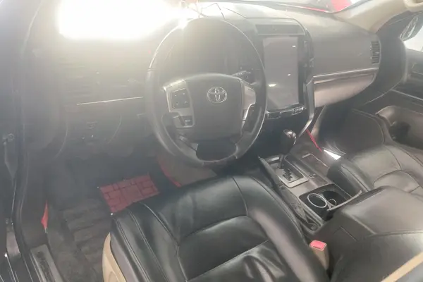 تویوتا، لندکروز چهار در