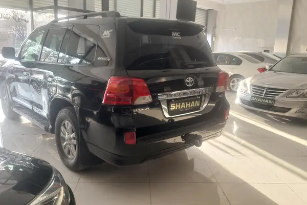 تویوتا، لندکروز چهار در