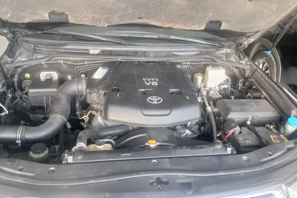 تویوتا، لندکروز چهار در