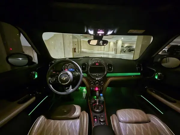 مینی، کانتری من