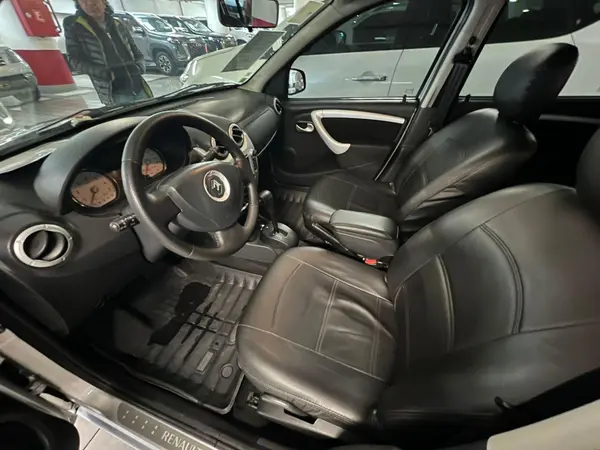 رنو، ساندرو