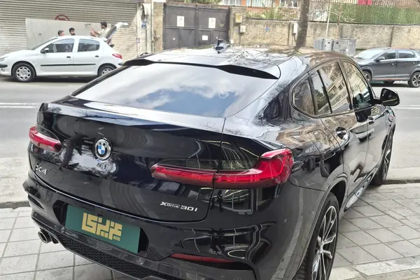 ب ام و  X4