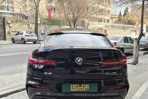 ب ام و  X4
