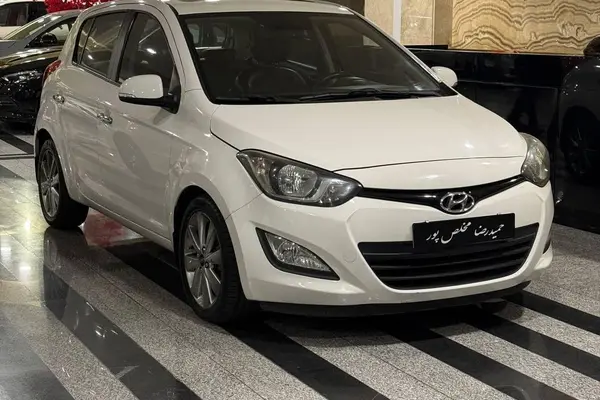 هیوندای  i20