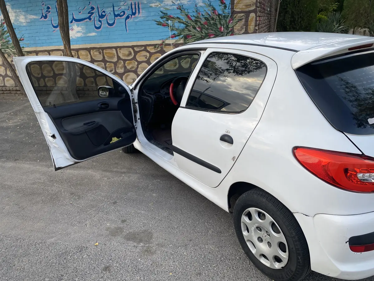 پژو،  206